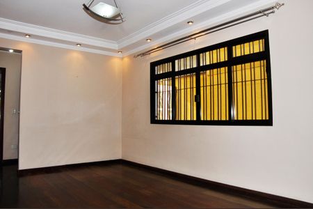 Casa à venda com 203m², 4 quartos e 5 vagasSala