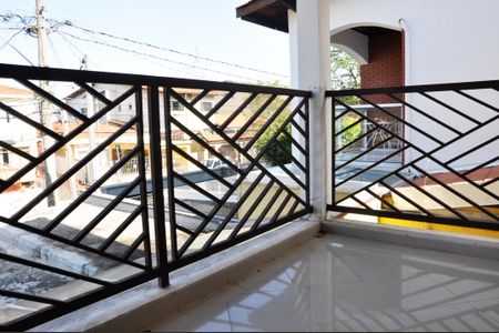 Casa à venda com 203m², 4 quartos e 5 vagasVaranda Suite 2