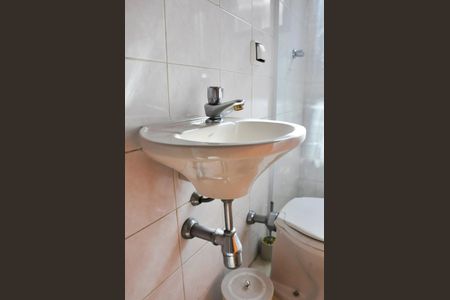 Casa à venda com 203m², 4 quartos e 5 vagasBanheiro Social