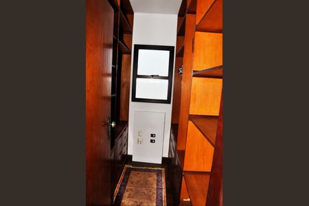 Casa à venda com 203m², 4 quartos e 5 vagasCloset