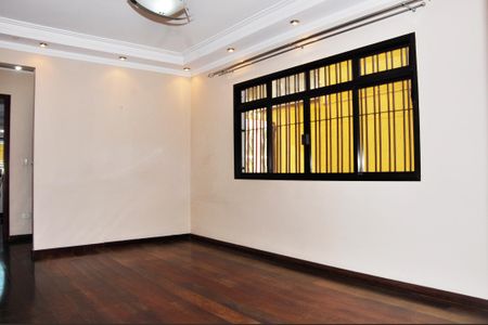 Casa à venda com 203m², 4 quartos e 5 vagasSala