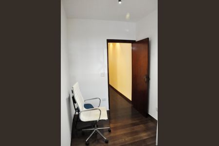 Casa à venda com 203m², 4 quartos e 5 vagasEscritório