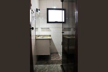 Casa à venda com 203m², 4 quartos e 5 vagasBanheiro Suite 2