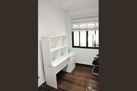 Casa à venda com 203m², 4 quartos e 5 vagasEscritório