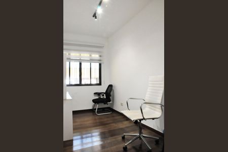 Casa à venda com 203m², 4 quartos e 5 vagasEscritório