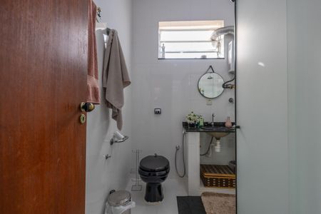 Casa à venda com 180m², 5 quartos e sem vagaBanheiro 1