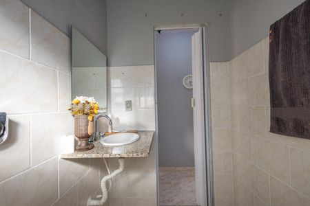 Casa à venda com 180m², 5 quartos e sem vagaBanheiro 2