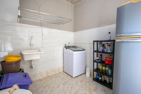 Casa à venda com 180m², 5 quartos e sem vagaÁrea de Serviço