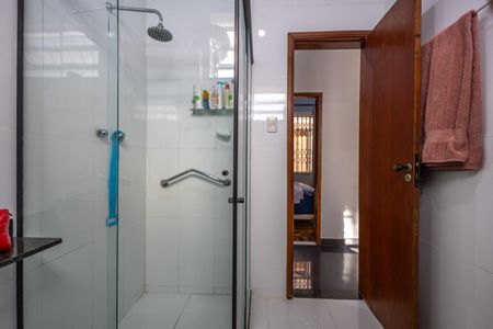 Casa à venda com 180m², 5 quartos e sem vagaBanheiro 1