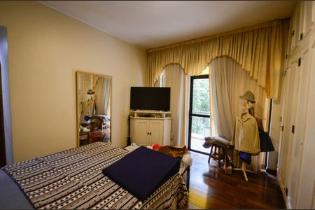 Apartamento à venda com 270m², 5 quartos e 3 vagasSuíte 2