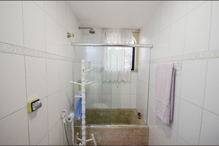 Apartamento à venda com 270m², 5 quartos e 3 vagasBanheiro da Suíte 1