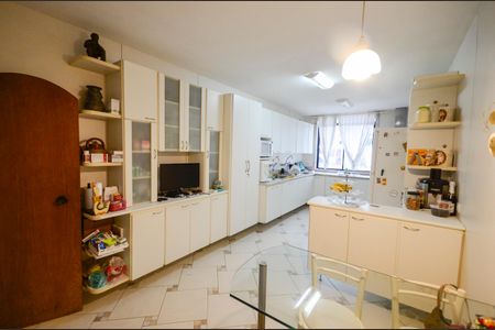 Apartamento à venda com 270m², 5 quartos e 3 vagasCozinha
