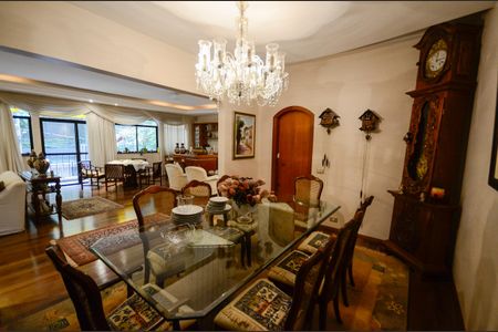 Apartamento à venda com 270m², 5 quartos e 3 vagasSala