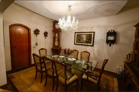 Apartamento à venda com 270m², 5 quartos e 3 vagasSala