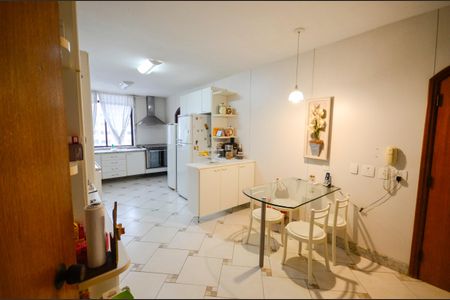 Apartamento à venda com 270m², 5 quartos e 3 vagasCozinha