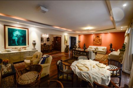 Apartamento à venda com 270m², 5 quartos e 3 vagasSala