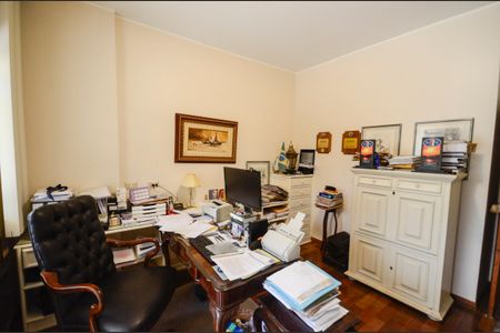 Apartamento à venda com 270m², 5 quartos e 3 vagasQuarto 2