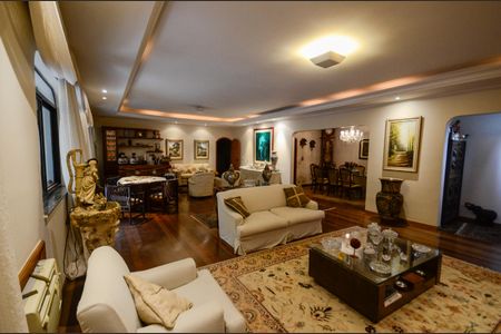 Apartamento à venda com 270m², 5 quartos e 3 vagasSala