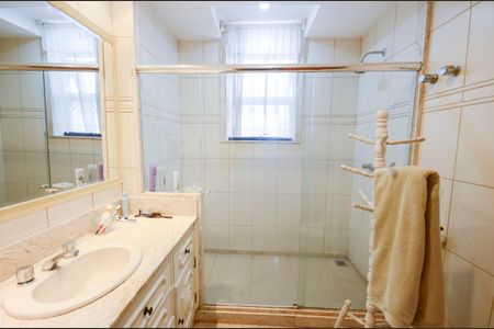 Apartamento à venda com 270m², 5 quartos e 3 vagasBanheiro Social