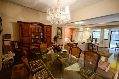 Apartamento à venda com 270m², 5 quartos e 3 vagasSala