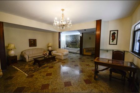 Apartamento à venda com 270m², 5 quartos e 3 vagasHall