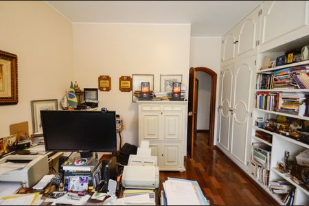 Apartamento à venda com 270m², 5 quartos e 3 vagasQuarto 2