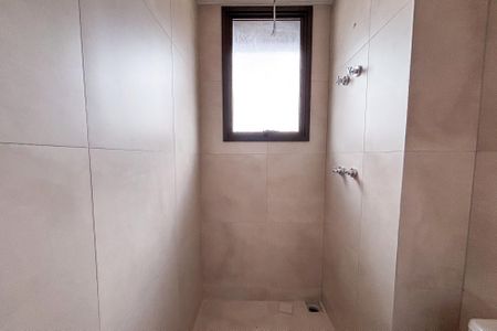 Apartamento para alugar com 164m², 3 quartos e 2 vagas Apartamento para alugar com 164m², 3 quartos e 2 vagasBanheiro da Suíte 1