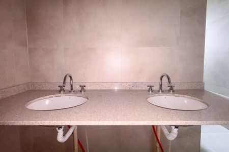 Apartamento para alugar com 164m², 3 quartos e 2 vagas Apartamento para alugar com 164m², 3 quartos e 2 vagasBanheiro da Suíte 3