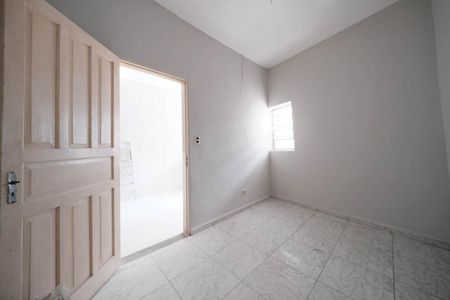 Quarto 1 de casa para alugar com 2 quartos, 43m² em Cangaiba, São Paulo