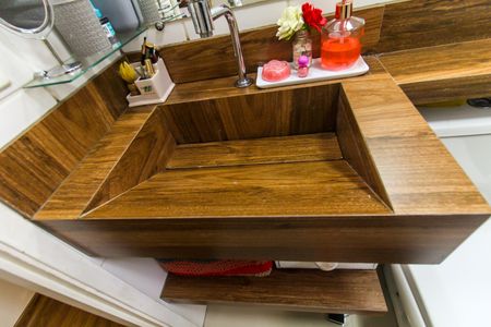 Apartamento à venda com 49m², 2 quartos e 1 vaga Apartamento à venda com 49m², 2 quartos e 1 vagaBanheiro