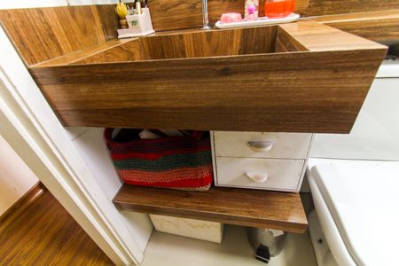 Apartamento à venda com 49m², 2 quartos e 1 vaga Apartamento à venda com 49m², 2 quartos e 1 vagaBanheiro