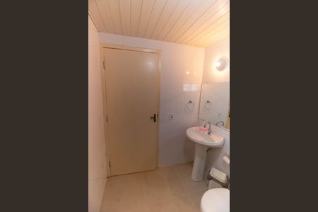 Casa à venda com 135m², 4 quartos e 2 vagas Casa à venda com 135m², 4 quartos e 2 vagasBanheiro da Suíte