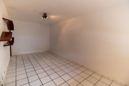 Casa à venda com 135m², 4 quartos e 2 vagas Casa à venda com 135m², 4 quartos e 2 vagasSala