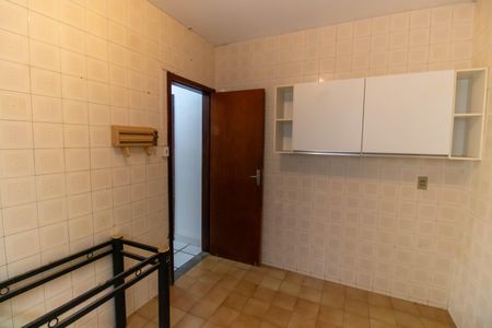 Casa à venda com 135m², 4 quartos e 2 vagas Casa à venda com 135m², 4 quartos e 2 vagasCozinha