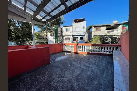 Casa à venda com 150m², 3 quartos e 3 vagas Casa à venda com 150m², 3 quartos e 3 vagasVaranda