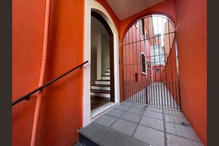 Casa à venda com 150m², 3 quartos e 3 vagas Casa à venda com 150m², 3 quartos e 3 vagasEntrada