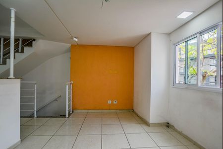 Casa para alugar com 113m², 2 quartos e 2 vagasSala