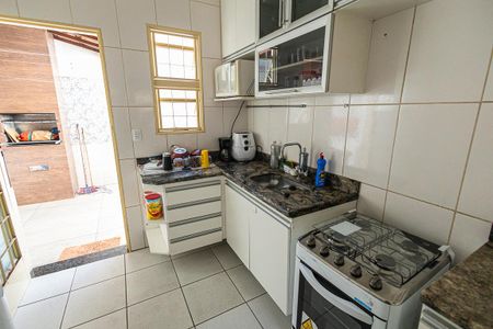 Casa à venda com 54m², 2 quartos e 2 vagasCozinha