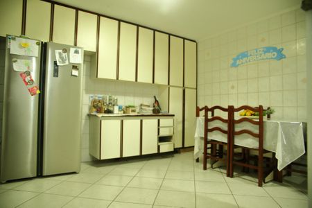 Casa à venda com 120m², 2 quartos e 1 vagaÁrea comum