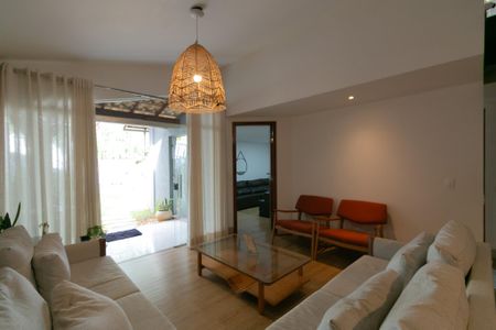 Casa de condomínio para alugar com 252m², 5 quartos e 4 vagasSala