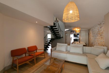 Casa de condomínio para alugar com 252m², 5 quartos e 4 vagasSala