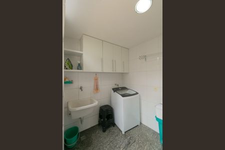 Casa de condomínio para alugar com 252m², 5 quartos e 4 vagasÁrea de Serviço