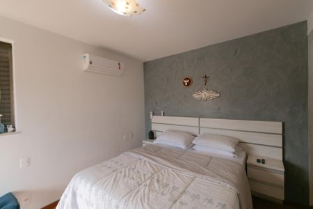 Casa de condomínio para alugar com 252m², 5 quartos e 4 vagasSuíte