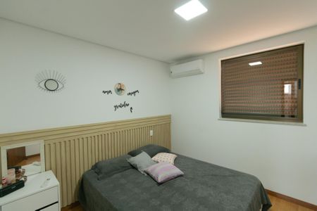 Casa de condomínio para alugar com 252m², 5 quartos e 4 vagasQuarto 3