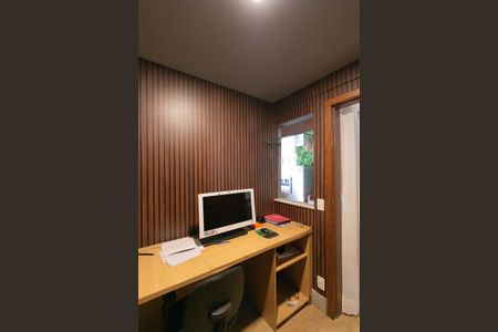 Casa de condomínio para alugar com 252m², 5 quartos e 4 vagasEscritório