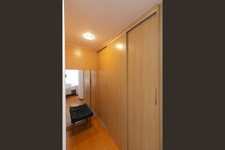 Casa de condomínio para alugar com 252m², 5 quartos e 4 vagasSuíte