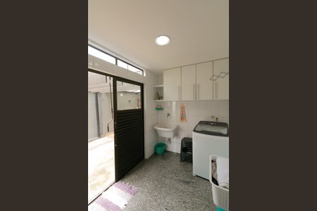 Casa de condomínio para alugar com 252m², 5 quartos e 4 vagasÁrea de Serviço