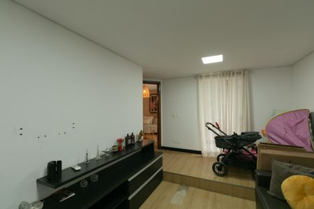 Casa de condomínio para alugar com 252m², 5 quartos e 4 vagasSala