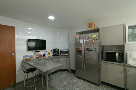 Casa de condomínio para alugar com 252m², 5 quartos e 4 vagasCozinha