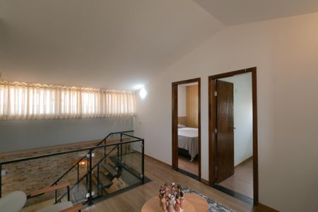 Casa de condomínio para alugar com 252m², 5 quartos e 4 vagasHall 2 andar